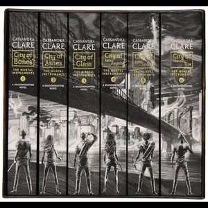 The Mortal Instruments Paperback Set